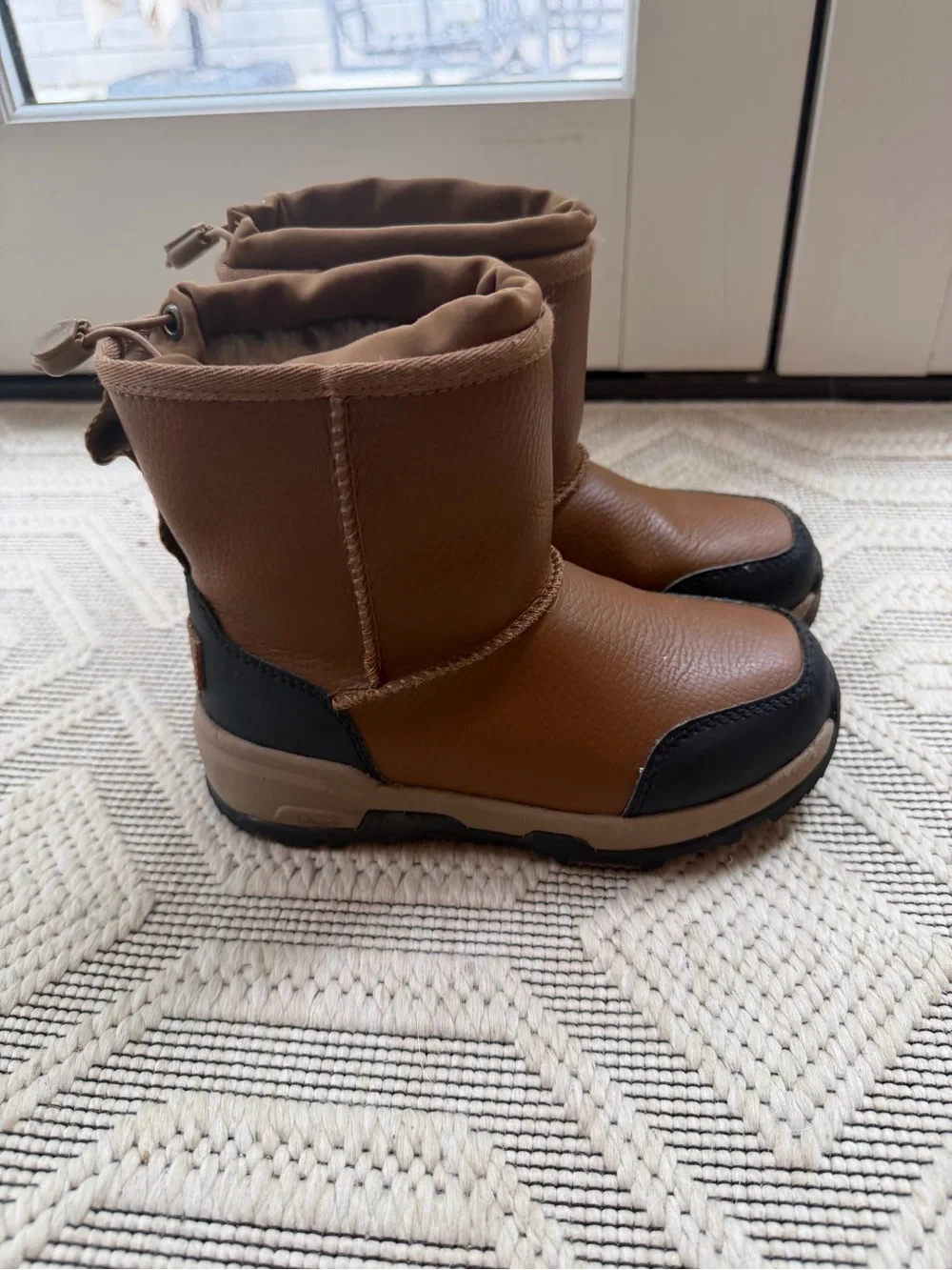 UGG very good